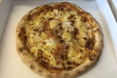 pineapple-pizza-in-box