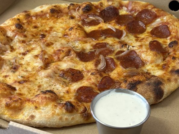 5 ingredient Garlic & herb dip served with pizza.